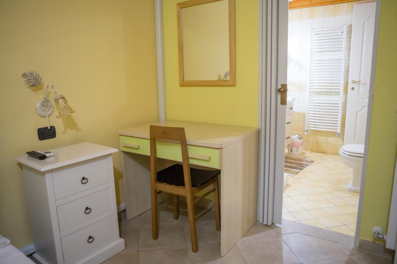 B&B Del Corso Vittorio วีโบ วาเลนเซีย ภายนอก รูปภาพ