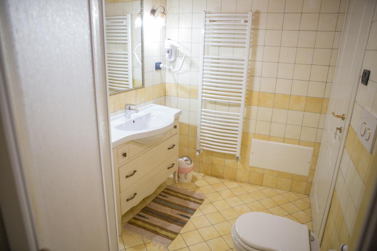 B&B Del Corso Vittorio วีโบ วาเลนเซีย ภายนอก รูปภาพ